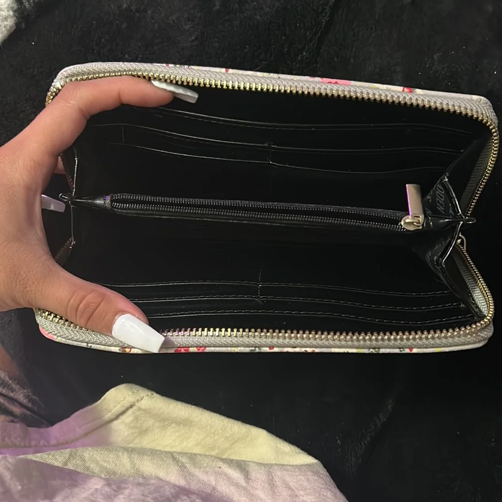 wallet - Picture 3 of 4